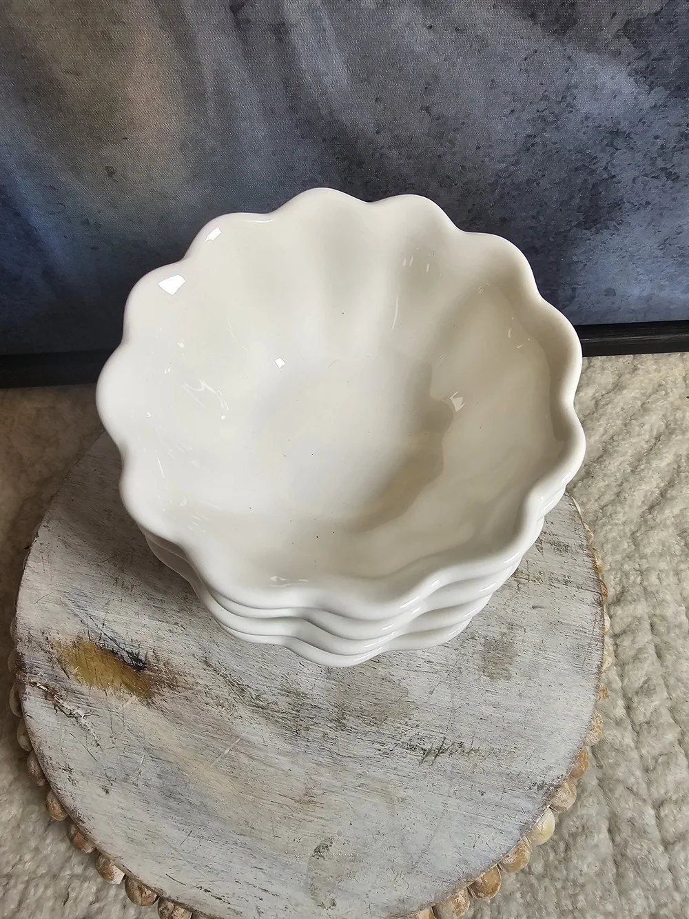Set of 4 Floral Scalloped Porcelain Bowls with Blue Bow  Ribbon Motif And Flower